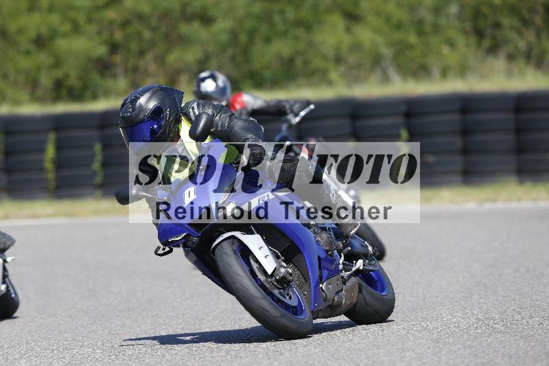 /48 25.08.2025 Cornu Master School ADR/blau-bleu/0-1
